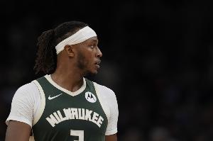 拼尽全力！特纳16中8空砍21分14板6帽 罚球3中3